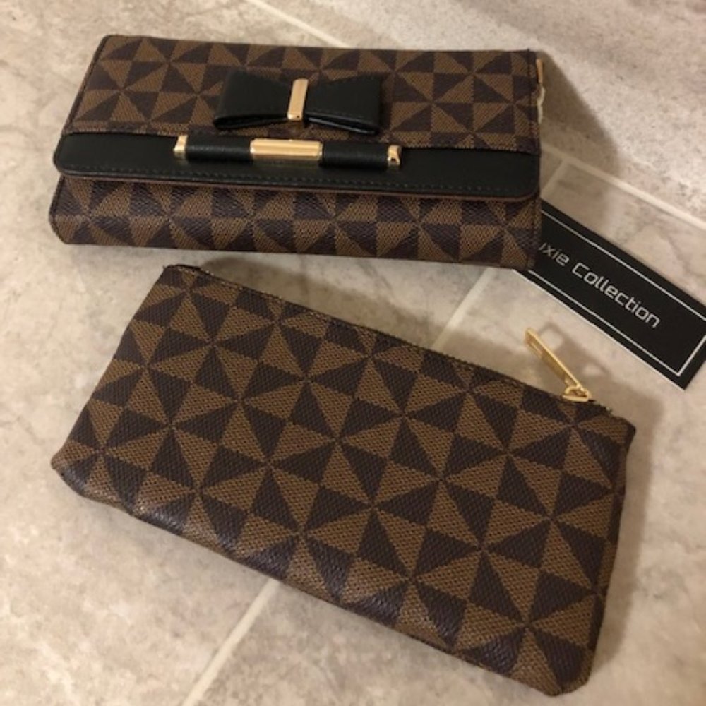 NWT Luxie Collection Leather Wristlet/Crossbody Wallet